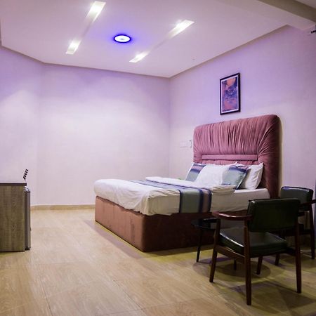 Vibes Suites Kaba Exteriör bild