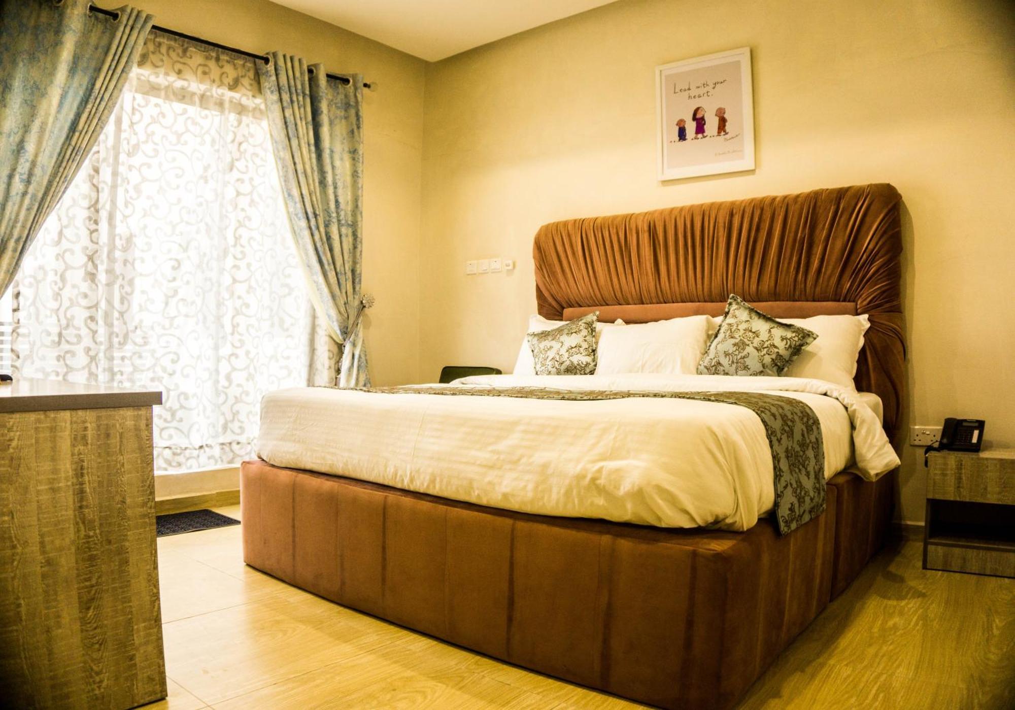 Vibes Suites Kaba Exteriör bild