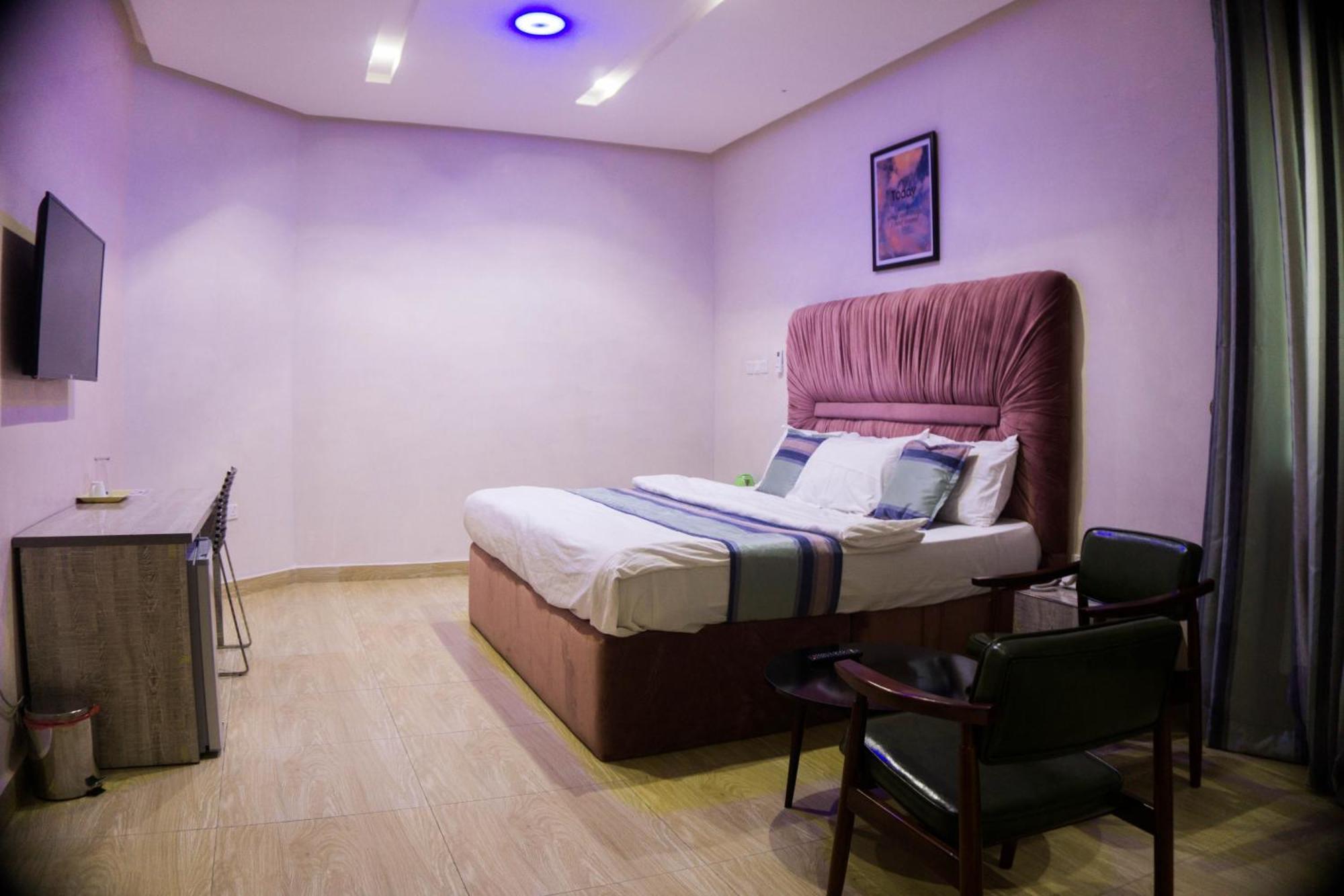 Vibes Suites Kaba Exteriör bild