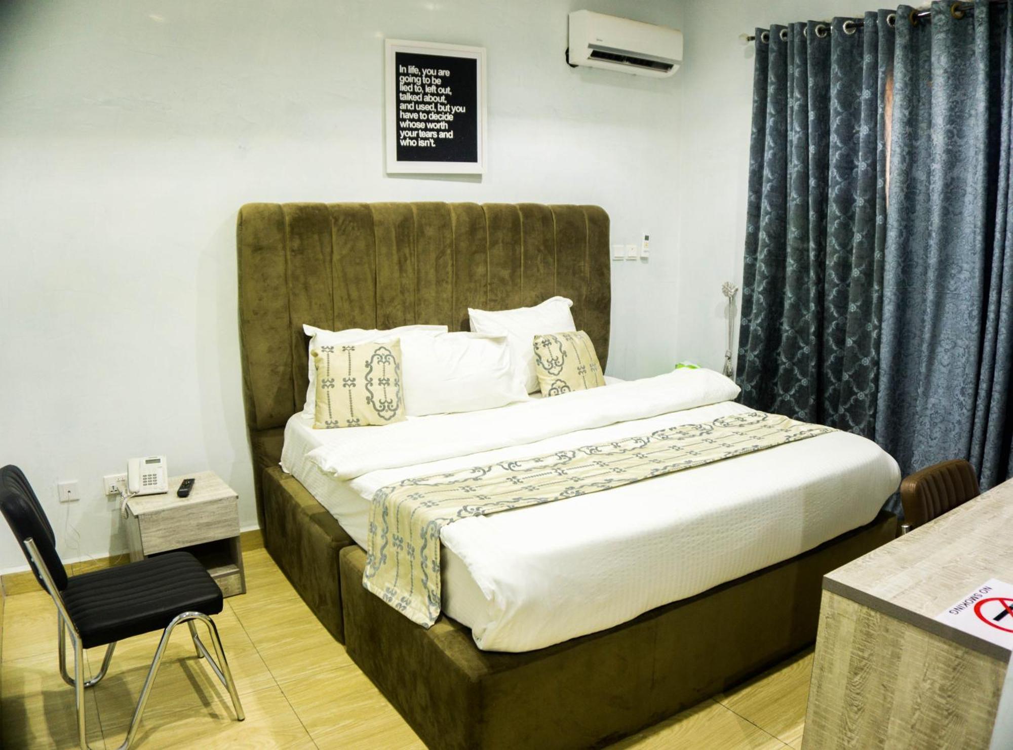 Vibes Suites Kaba Exteriör bild