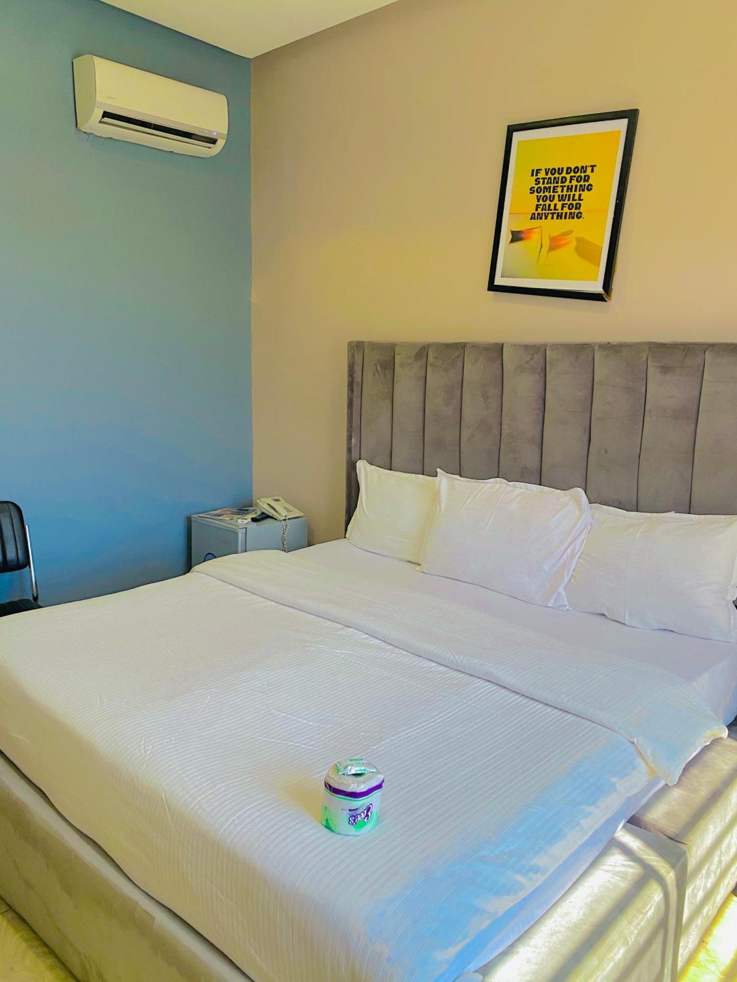 Vibes Suites Kaba Exteriör bild