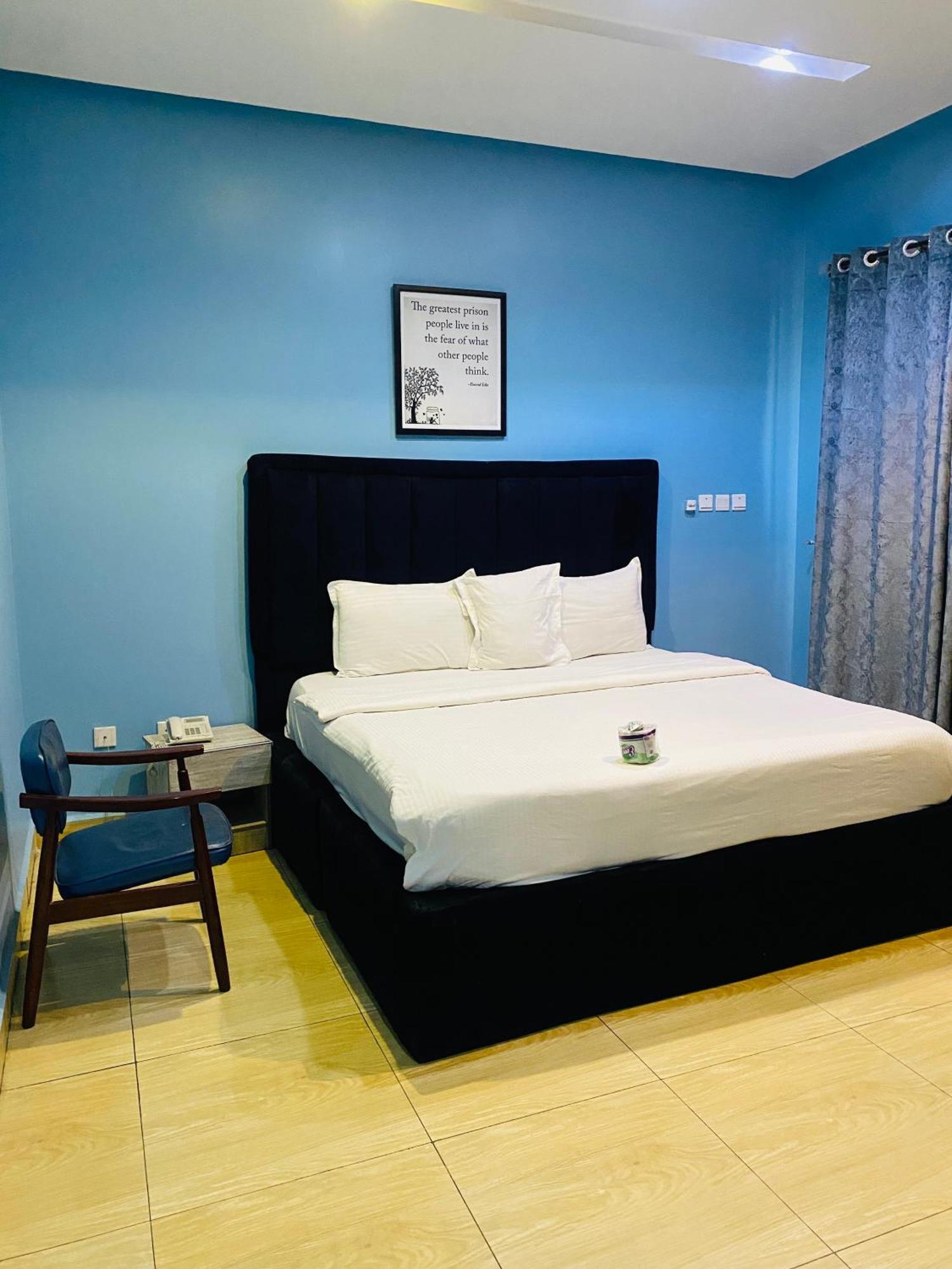 Vibes Suites Kaba Exteriör bild