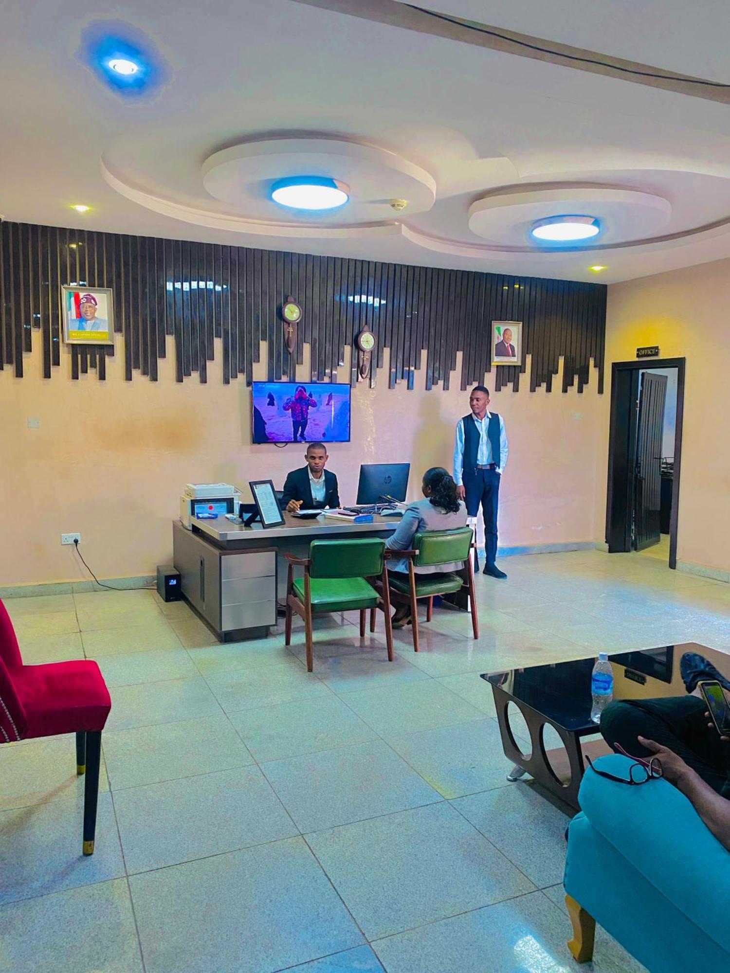 Vibes Suites Kaba Exteriör bild